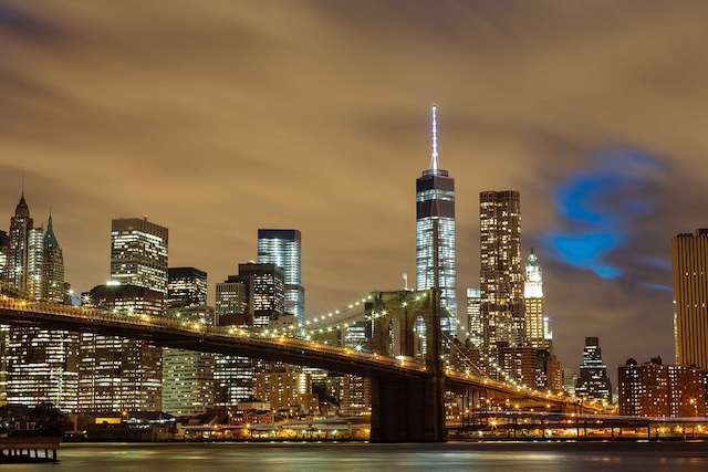 brooklyn bridge at night.